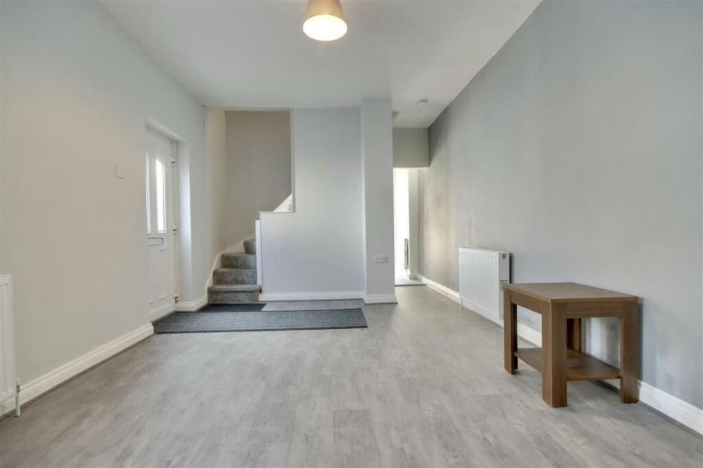 Improved Private House In Central Location 포츠머스 외부 사진