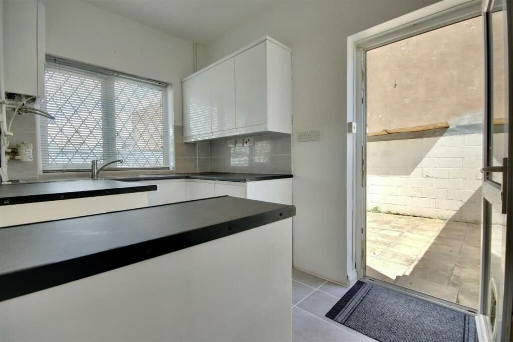 Improved Private House In Central Location 포츠머스 외부 사진